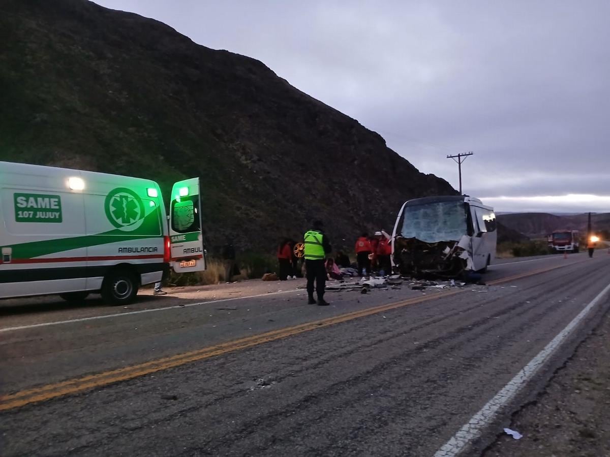 El accidente en Azul Pampa movilizó a bomberos, SAME y fuerzas de seguridad por la gravedad de las lesiones de los pasajeros