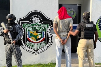 La Policía Nacional realizó los allanamientos y registros junto con el Ministerio Público. (PN)