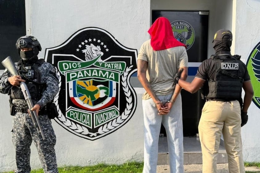 La Policía Nacional realizó los allanamientos y registros junto con el Ministerio Público. (PN)