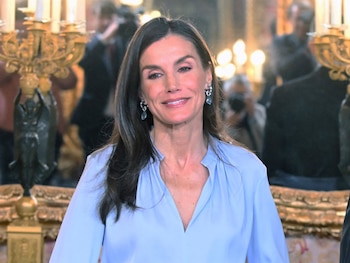 La Reina Letizia, durante la recepción a una representación del mundo de las Letras con motivo de la entrega del Premio Cervantes. (IMAGEN DE ARCHIVO).