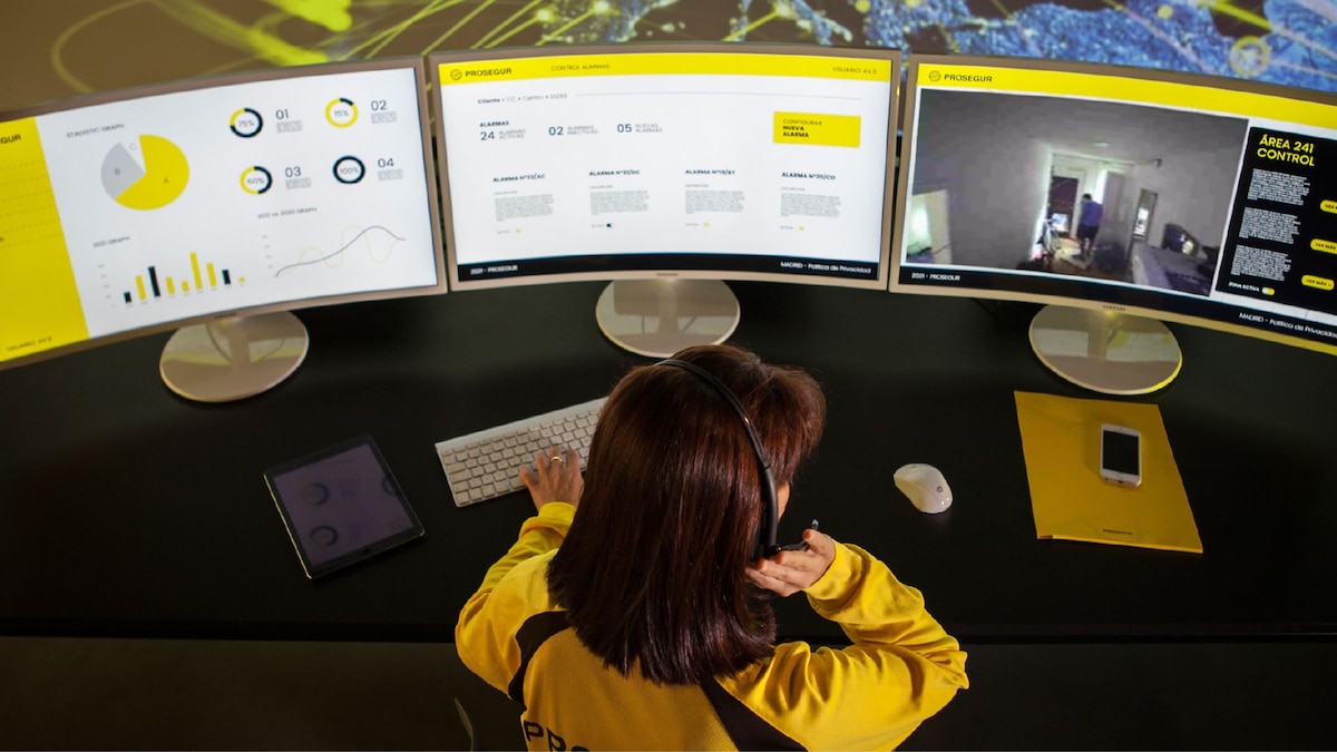 Instalación de alarma en un comercio; mercado de seguridad en crecimiento