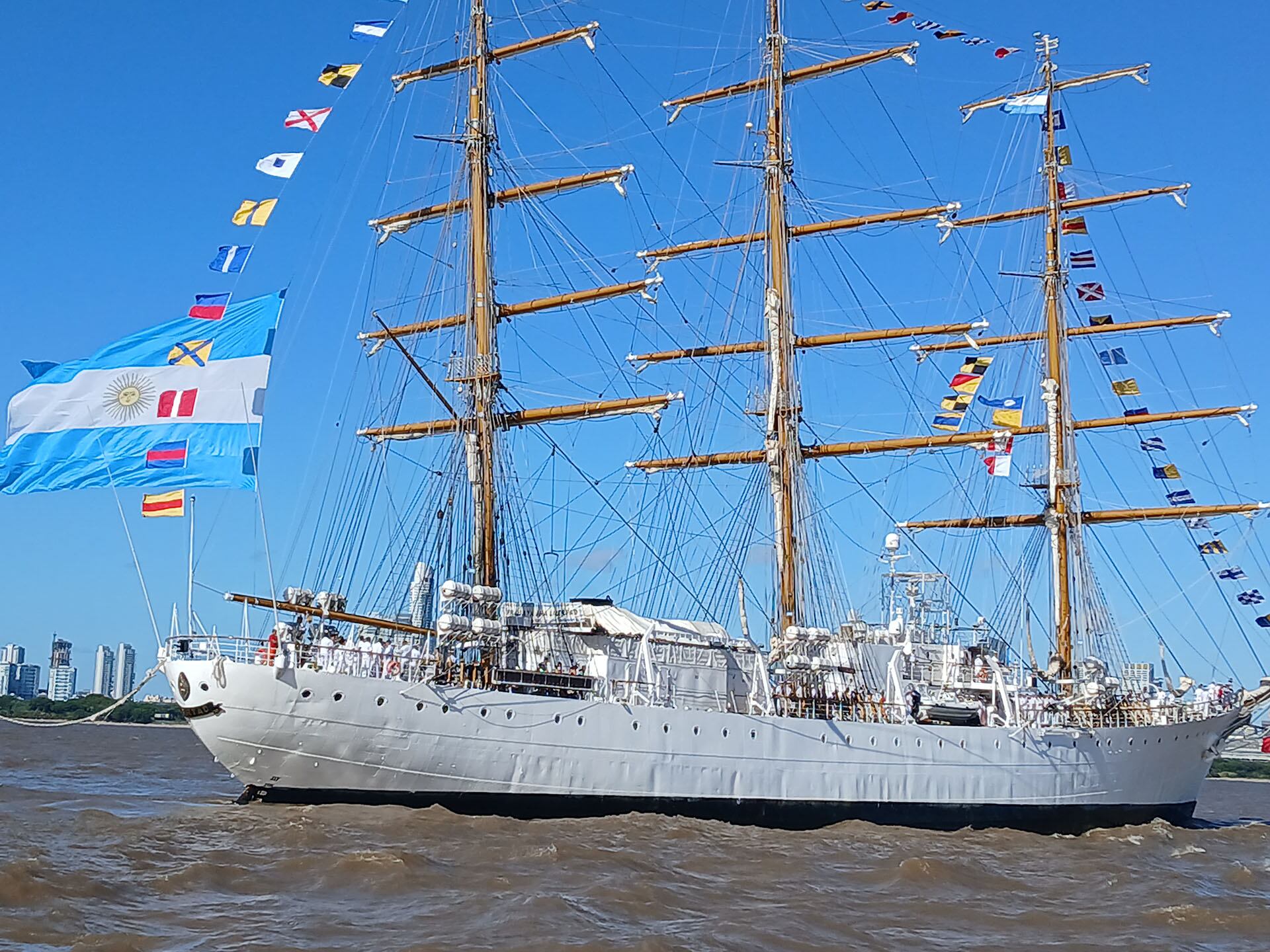 La Frataga Libertad recorrió39.700 kilómetros y visitó 10 puertos internacionales