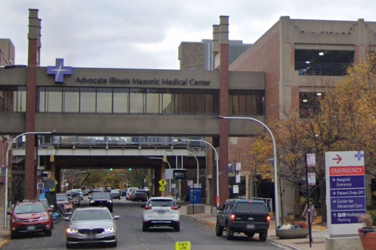 Cierran la cafetería de un hospital de Chicago tras hallar más de 200 cucarachas