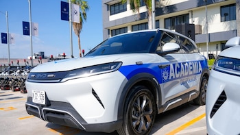 En imágenes: vehículos eléctricos reforzarán la movilidad de la Policía salvadoreña