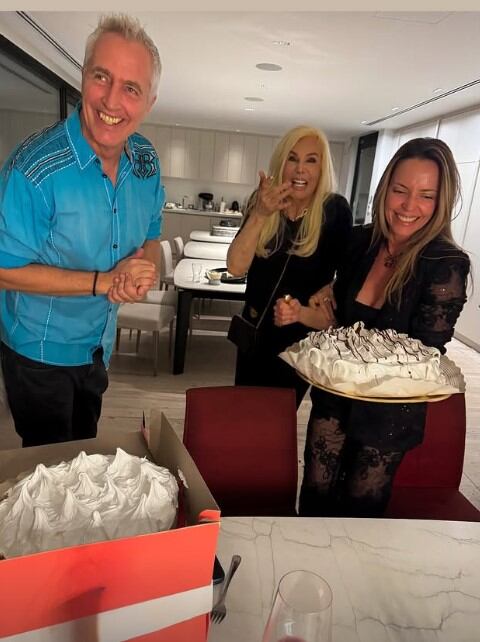 En el momento de soplar las velitas, Marley se rió con Susana Giménez (Instagram)