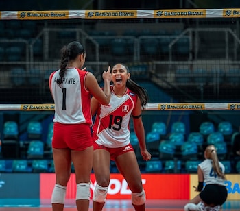 Yadhira Anchante y Daniela Muñoz forman parte del nuevo proceso de la selección peruana de vóley.