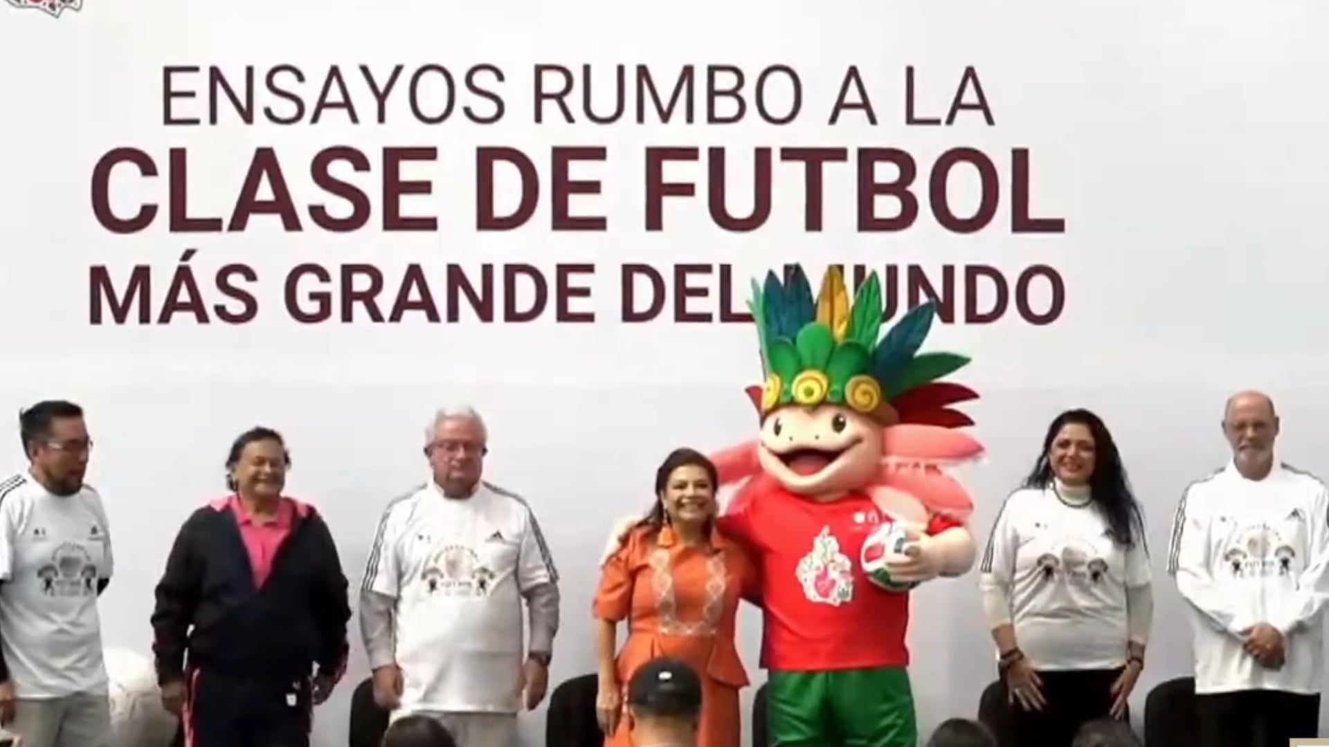 Récord Guinness: Clase Masiva de Fútbol reúne a 300 personas en la CDMX