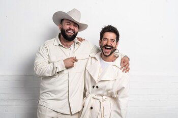 Carin León y Camilo colaboraron