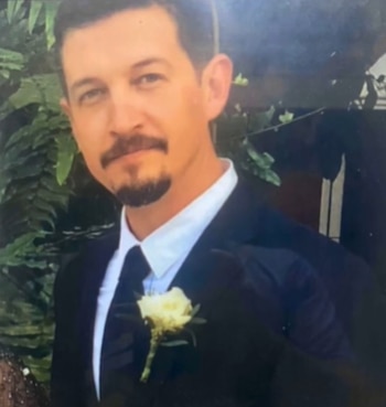 Amistades y familiares despidieron a