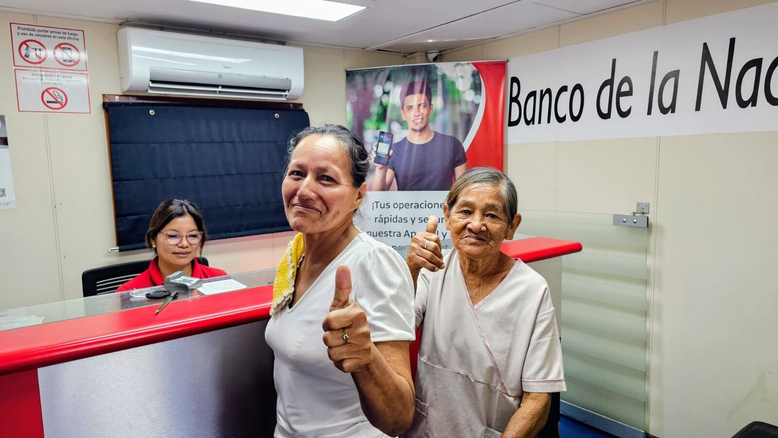 300 adultos mayores recibieron tarjetas bancarias de cobro y transferencia en Loreto. (Foto: MIDIS)