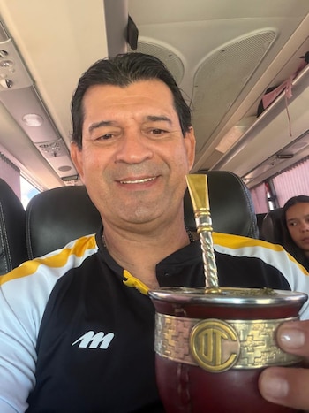 A pesar de dirigir en