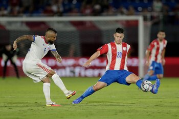 Arturto Vidal quiere llevar a Chile a Qatar tras la frustración en el Mundial pasado (Reuters)