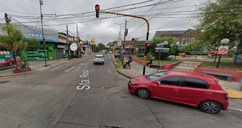 Un policía se tiroteó con cuatro motochorros frente a un Jardín de Infantes en Ituzaingó
