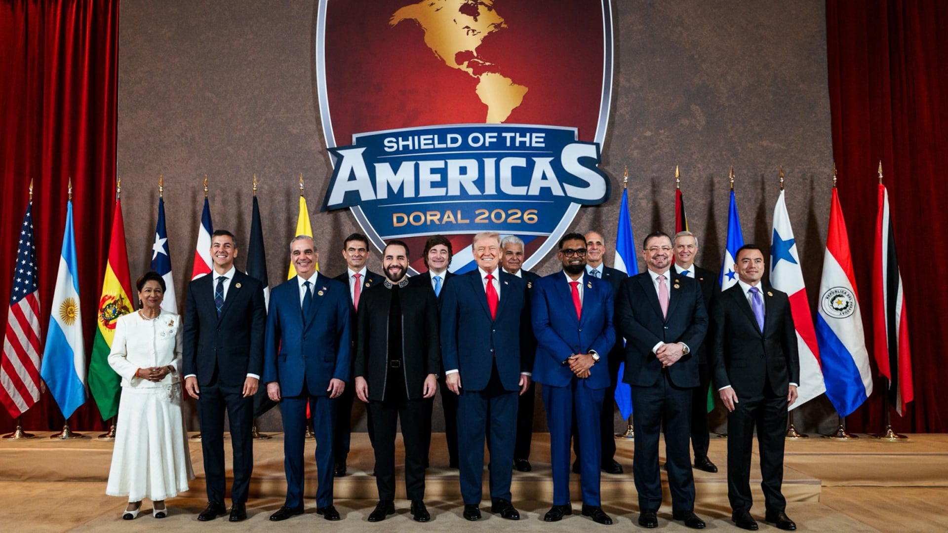 El Escudo de las Américas es una iniciativa multinacional de cooperación militar anunciada por el presidente estadounidense Donald Trump durante una cumbre con líderes de países del hemisferio occidental