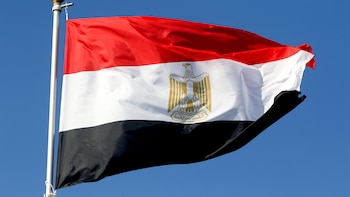 Al menos tres muertos y 17 heridos por una explosión en un centro comercial al este de El Cairo