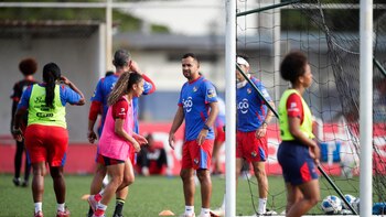Panamá se mide este viernes