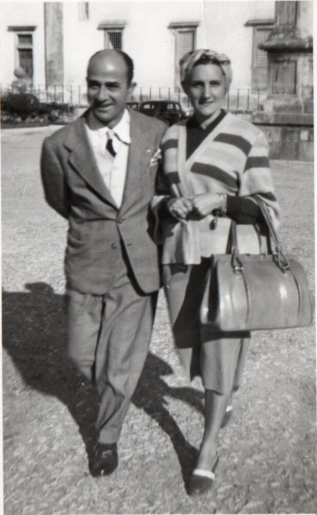 Pepe Biondi y María Teresa Moraca, cantante de tangos. La pareja se casó en 1934 y tuvo una hija: Margarita