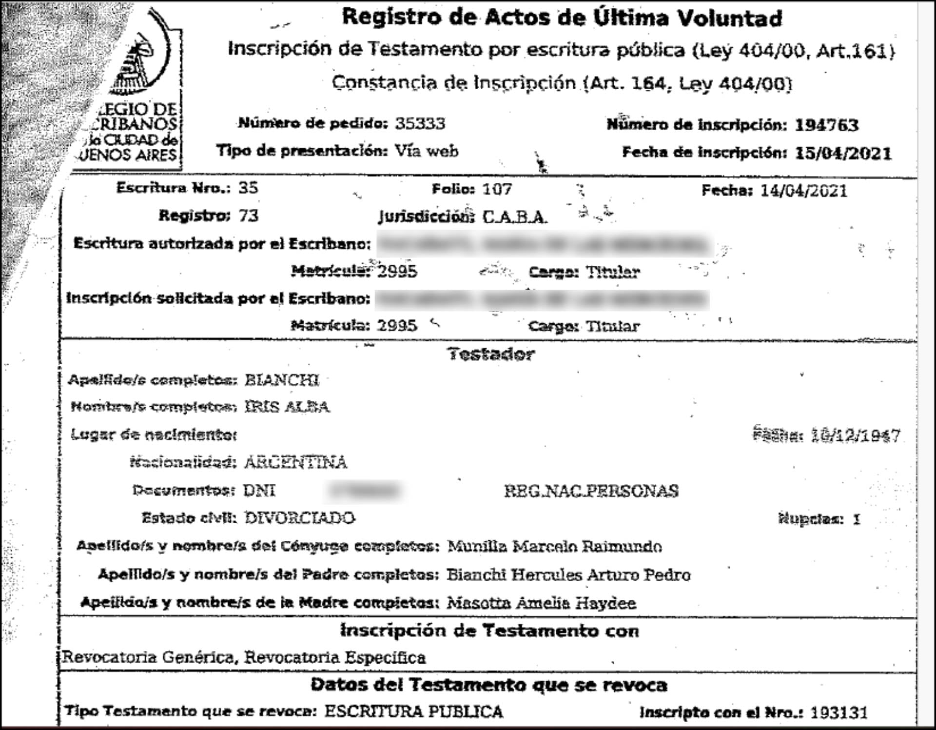 La revocación del primer testamento de Iris en favor de su paseador de perros y su psiquiatra