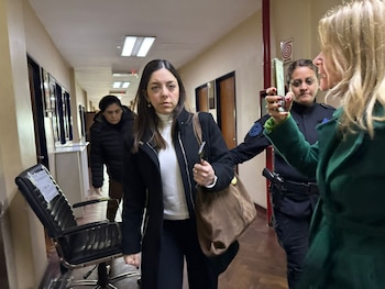 Laura Schiuma, directora de Actividades Presidenciales en la subsecretaría de Vocería, en los pasillos de Comodoro Py