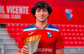 Bassco Soyer se coronó campeón de la Taca Revelacao con Gil Vicente. - Crédito: IA
