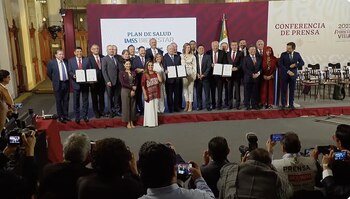 Se firmó en la mañanera el acuerdo de adhesión al IMSS-Bienestar de 23 estados.