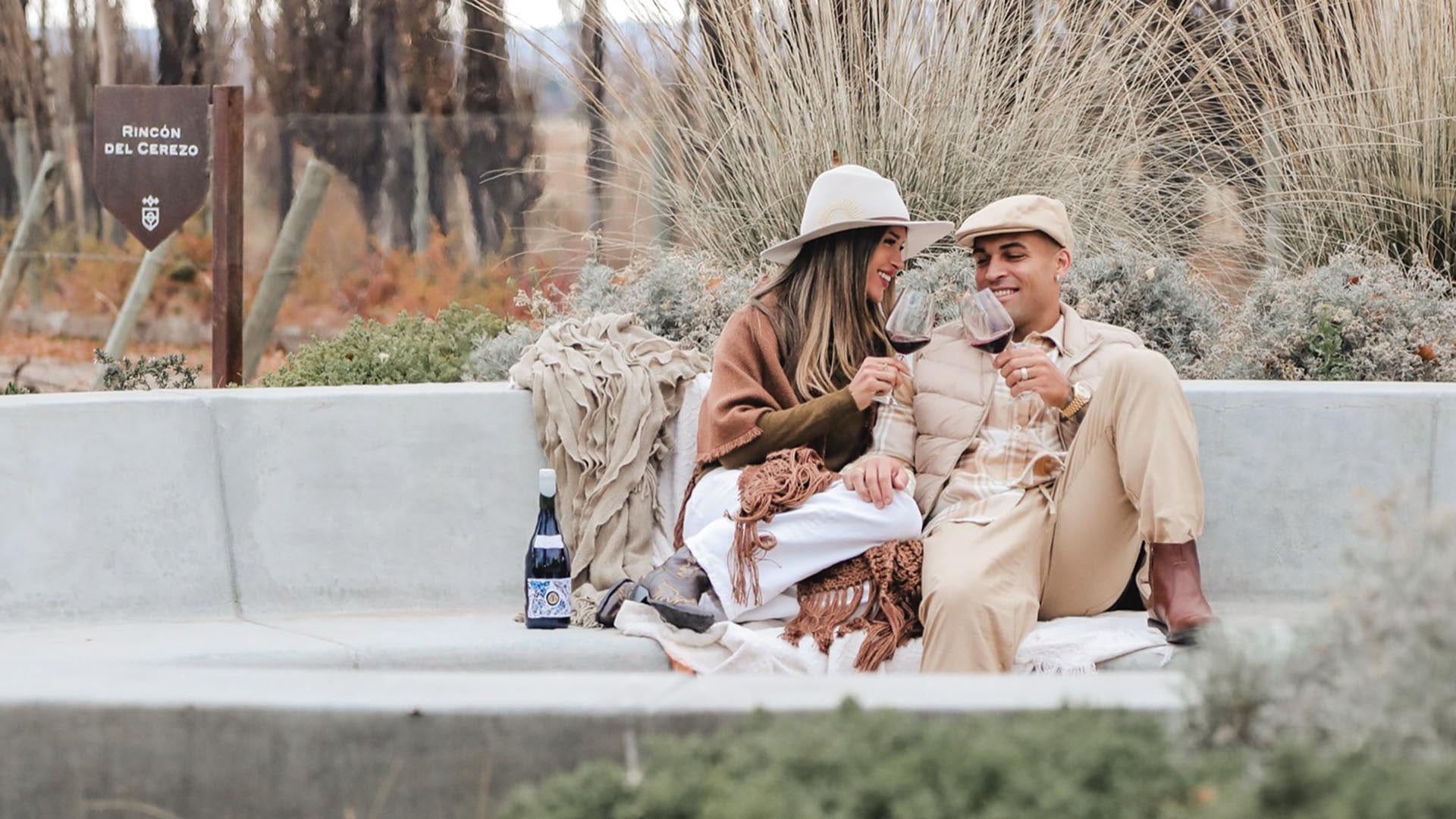 La pareja continúa apostando a la industria vinícola argentina