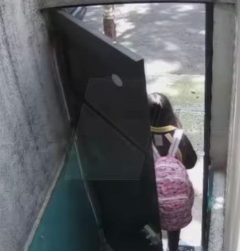 La joven salió de su domicilio con su uniforme y mochila rosa rumbo a la escuela secundaria pero no llegó y dejó de recibir llamadas Foto: Captura de pantalla Nmás