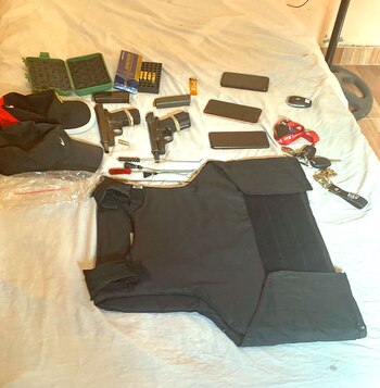 Parte de los elementos encontrados