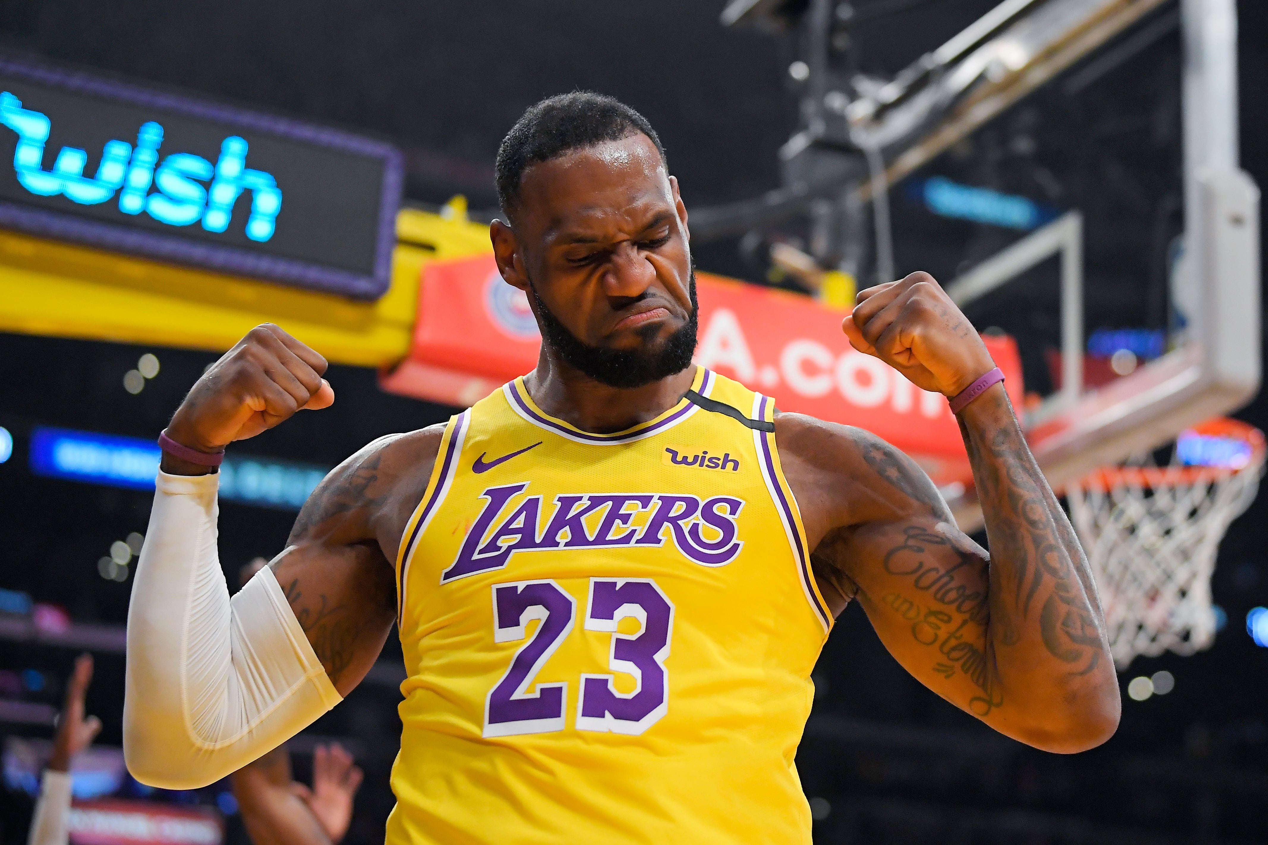 LeBron James se dirigió tanto a sus seguidores como a sus críticos, invitándolos a acompañarlo en el siguiente capítulo de su carrera (AP Foto/Mark J. Terrill, Archivo)