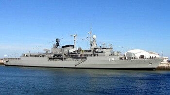 El destructor ARA "Heroína" lleva