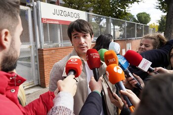 Juan José Ballesta atiende a