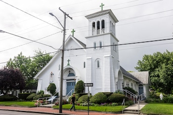 Saint Elizabeth Catholic Parish, una