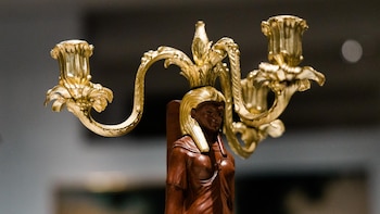 Hallan en los fondos de Patrimonio Nacional tres candelabros inéditos de Luigi Valadier, "el Velázquez de la orfebrería"