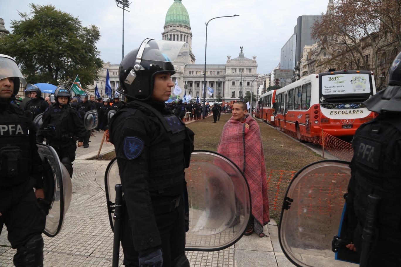 Los manifestantes están en la Plaza del Congreso (RS Fotos)