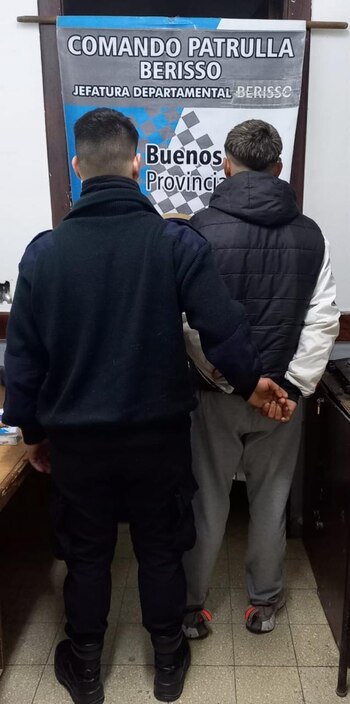 Uno de los detenidos en