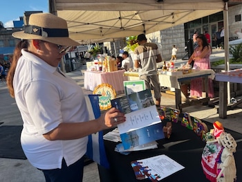 La presidenta de la Salvadoran Cultural House destacó que esta participación permitió mostrar la identidad nacional a través de la música y el baile, en una jornada pensada para reconectar con la cultura y compartirla (Foto cortesía Ministerio de Relaciones Exteriores)