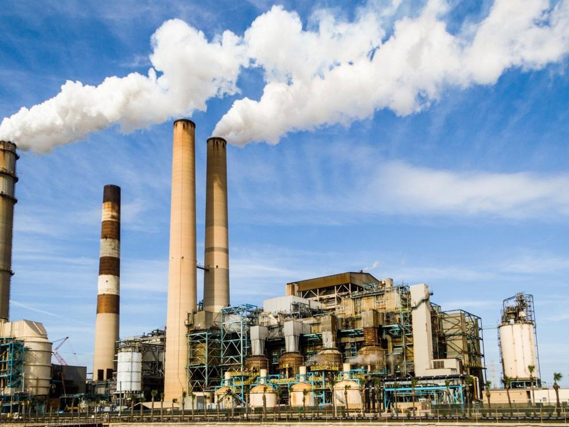 Las emisiones de gases de efecto invernadero determinan el ritmo del calentamiento global y amplifican los riesgos asociados al cambio climático en Europa y el resto del planeta (Europa Press)