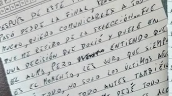 El debate sobre la tachadura de Messi en la carta con la que se despidió de la Selección: qué decía la palabra