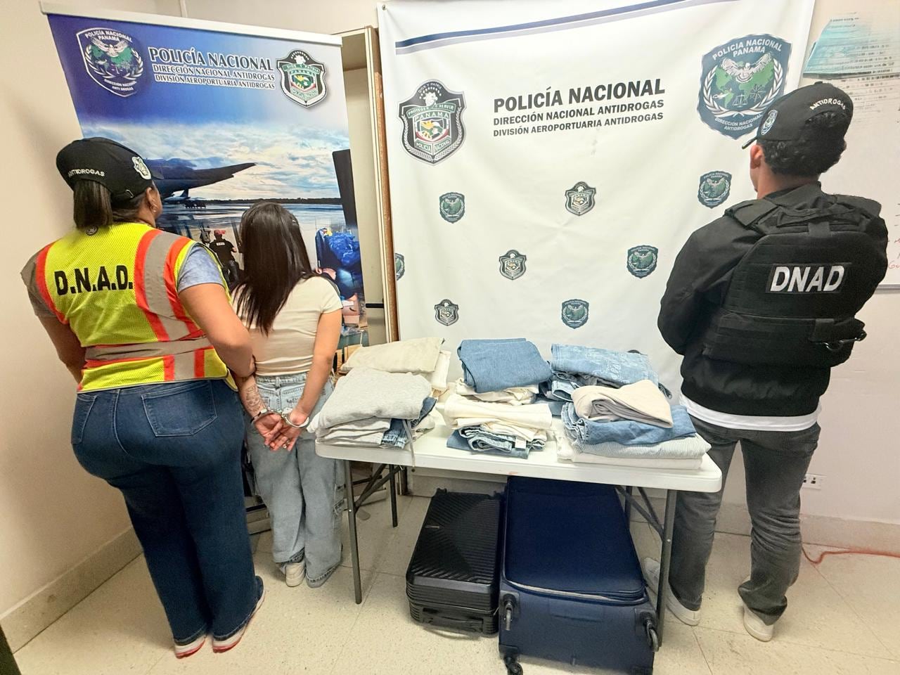 Condenan en Panamá a colombiana que llevaba 17 kilos de cocaína impregnados en ropa