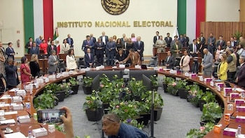 Legisladores de oposición cuestionaron el proceso de selección de los nuevos consejeros del INE.