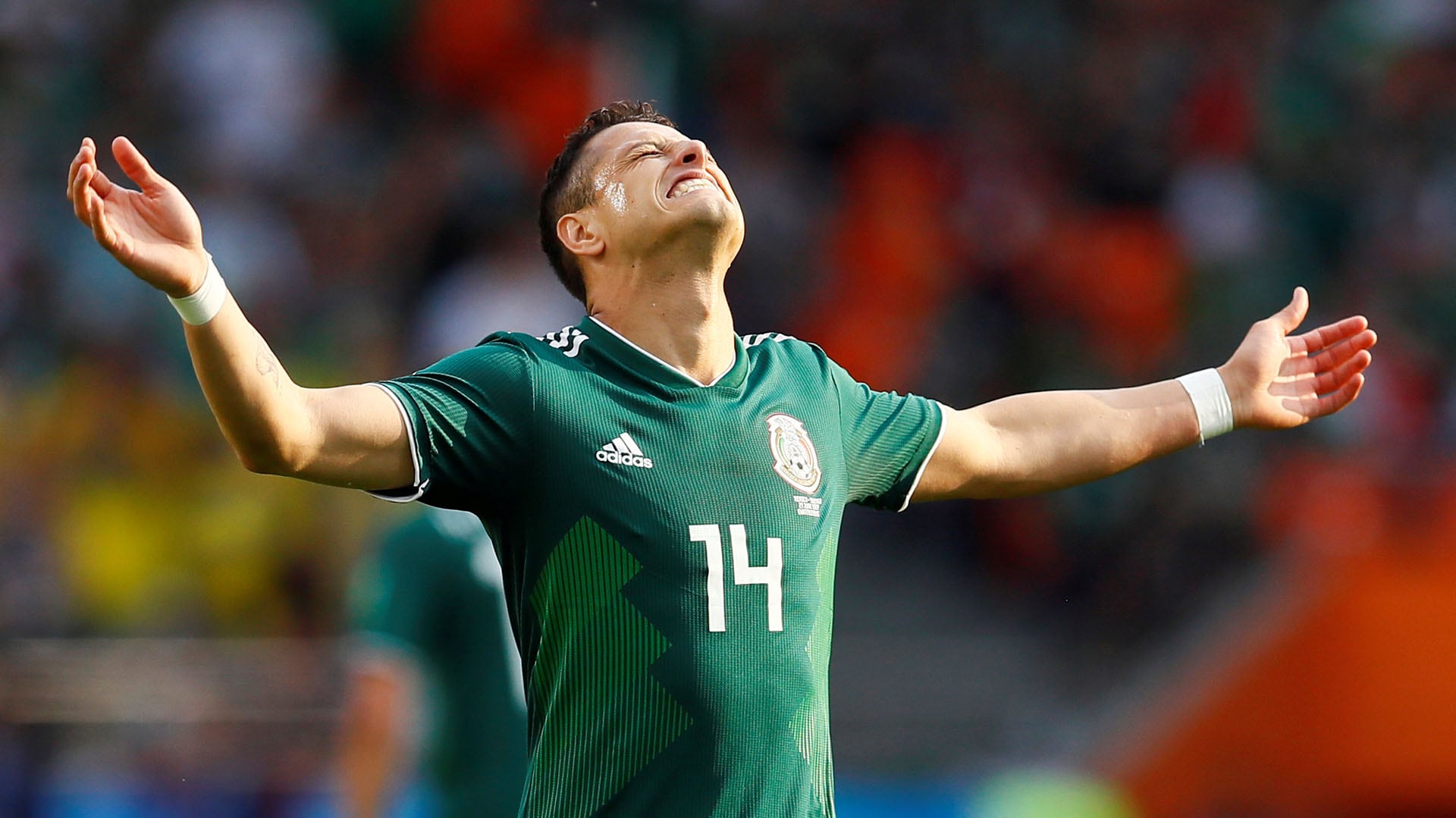 Javier Hernández, máximo goleador histórico de la Selección Mexicana, volverá a la actividad en 2027 y afirmó que si Raúl Jiménez rebasa su marca beneficiaría al futbol nacional. REUTERS/Jason Cairnduff