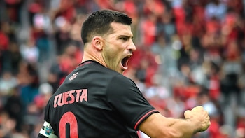 Bernardo Cuesta, hombre récord en