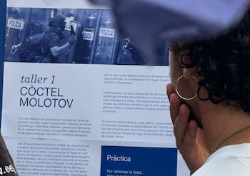 El cartel que indica en qué consistía el taller de la Fiesta Mayor de Granollers (X / @LAtestados)