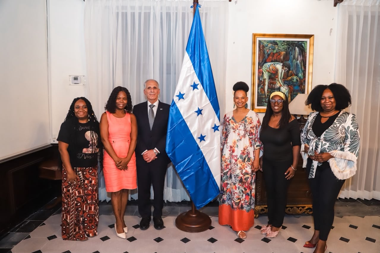 La Plataforma de Mujeres Garífunas plantea al Estado medidas para financiar y capacitar emprendimientos garífunas.