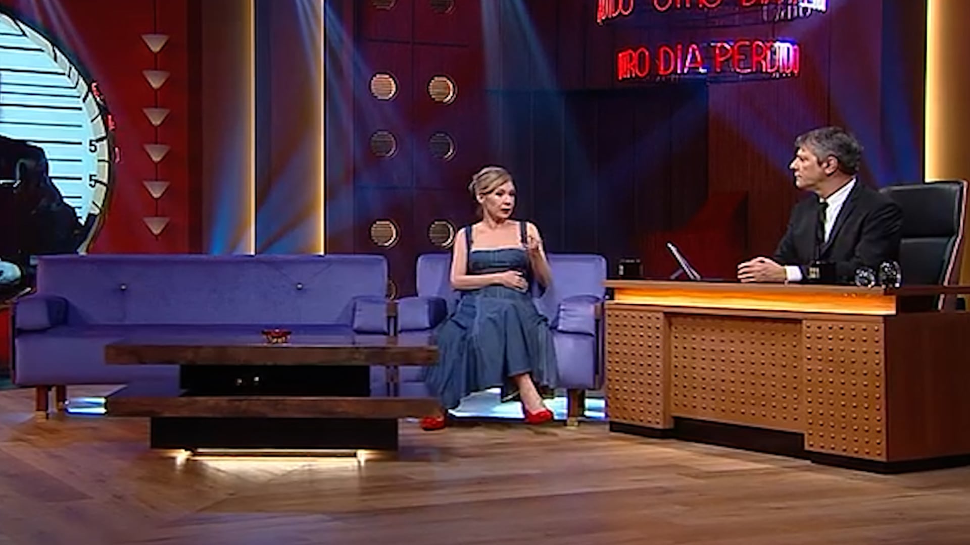 Entre lágrimas y asombro, la actriz narró sucesos que la marcaron, desde la muerte de sus padres en la misma fecha hasta experiencias que desafían la razón, sorprendiendo a Mario Pergolini y al público