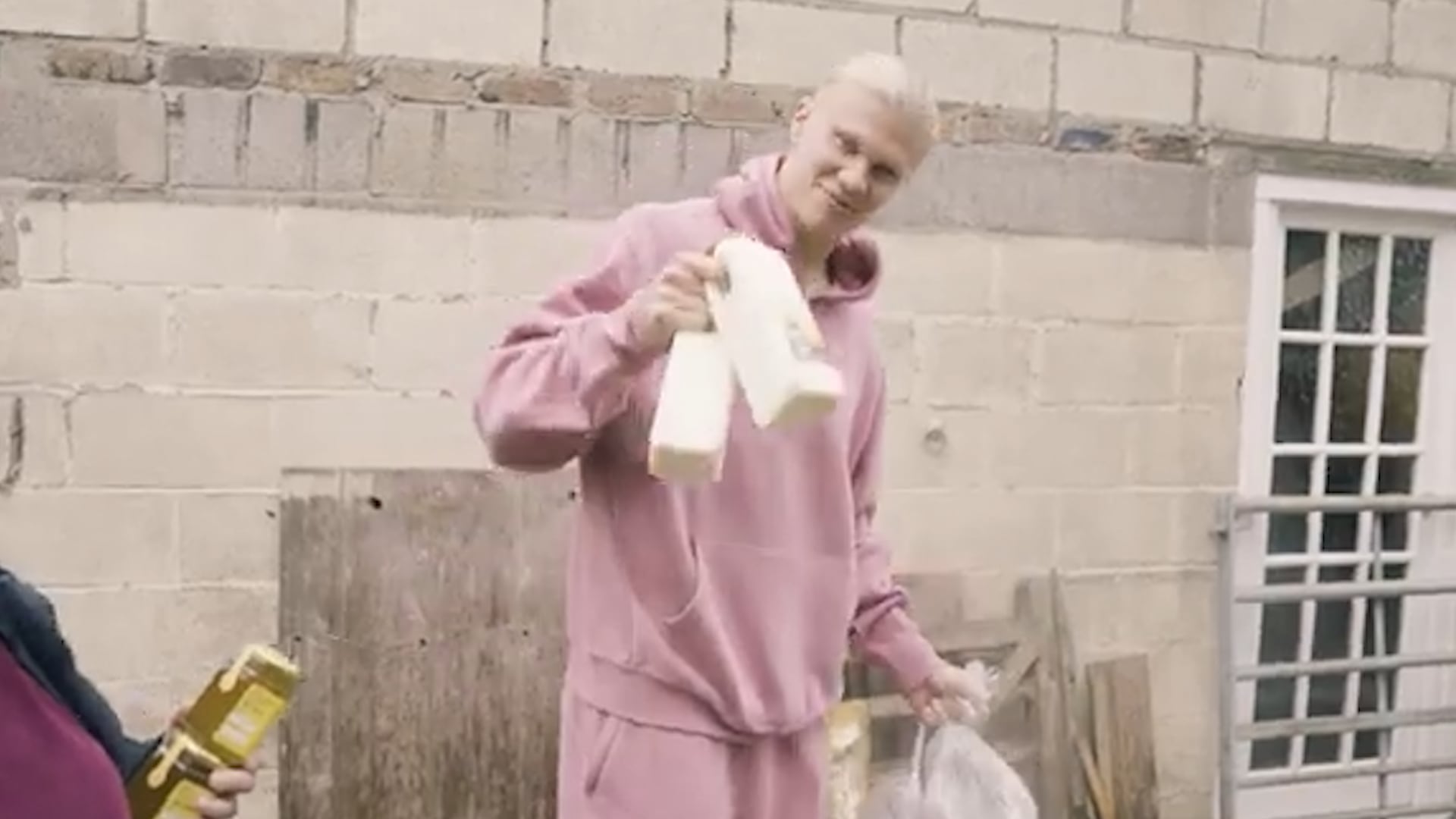 Haaland consume leche sin pasteurizar