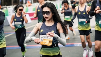 La tragedia de una influencer del running: colapsó a 500 metros de la meta y murió a los 25 años