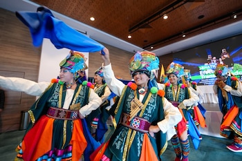 El evento cerró con el reconocimiento formal a los aprendices y una muestra cultural que incorporó expresiones de la identidad territorial.