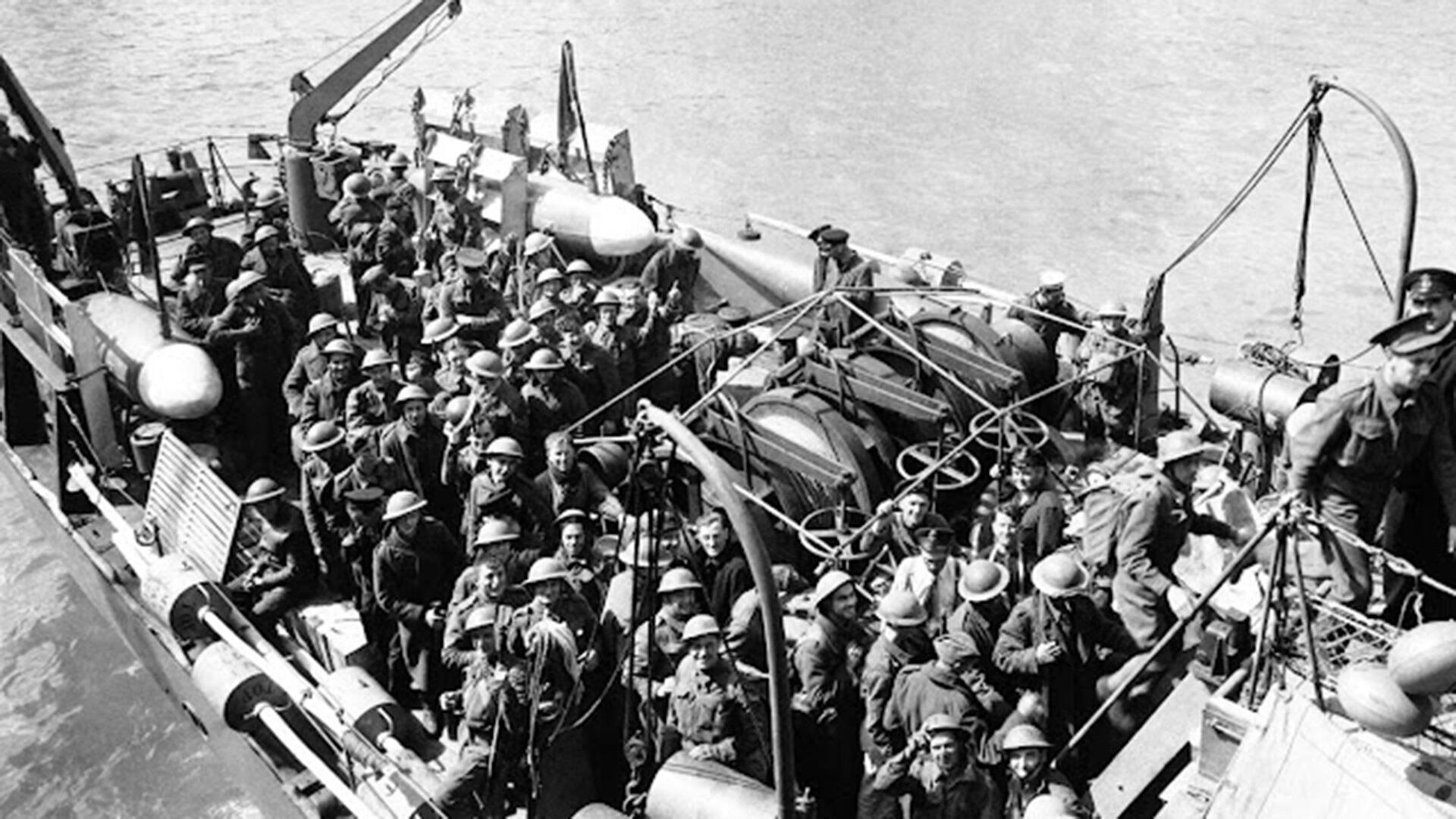 Troops of the British Expeditionary Force landing at an English port on May 31, 1940. (AP Photo)