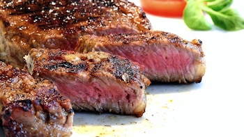 Carne poco hecha (Pixabay)